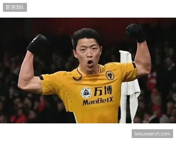 黄喜灿随狼队降级或影响其竞技状态，世界杯前他能否通过转会寻得新机会成为一大变数。